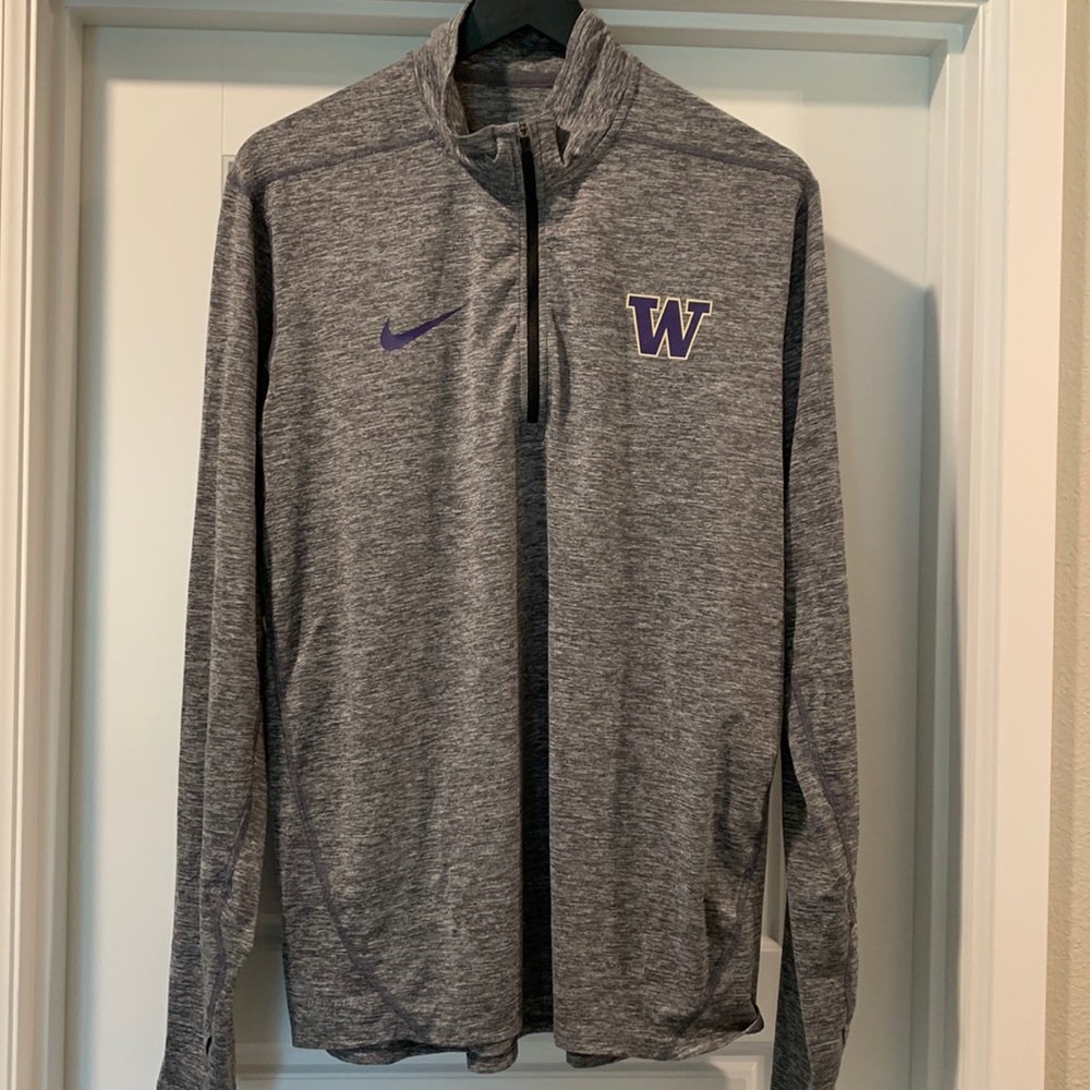 University of Washington Huskies Nike Dri-fit Pullover.